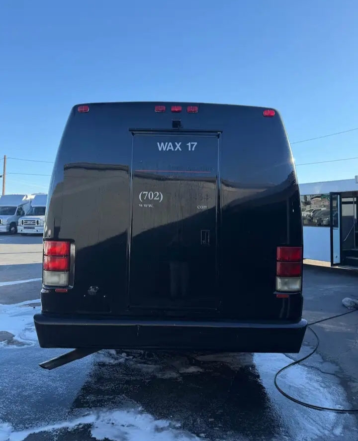 2006 Ford E-450 Limo Bus