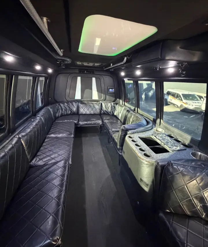 2006 Ford E-450 Limo Bus