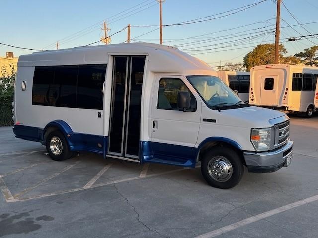 2015 Ford E-350 Shuttle Bus