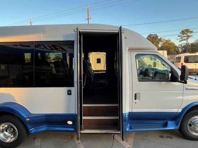 2015 Ford E-350 Shuttle Bus