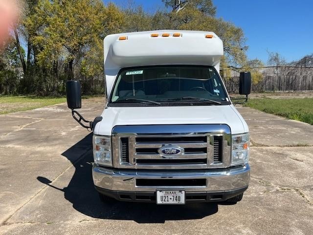 2015 Ford E-350 Cutaway Paratransit Shuttle