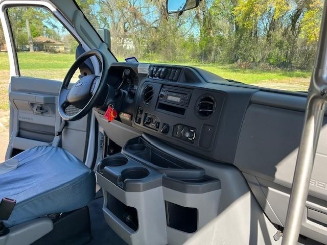 2015 Ford E-350 Cutaway Paratransit Shuttle