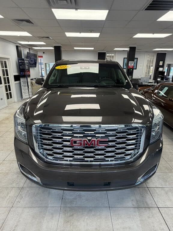2019 GMC Yukon Denali – Spacious SUV with V8 Power