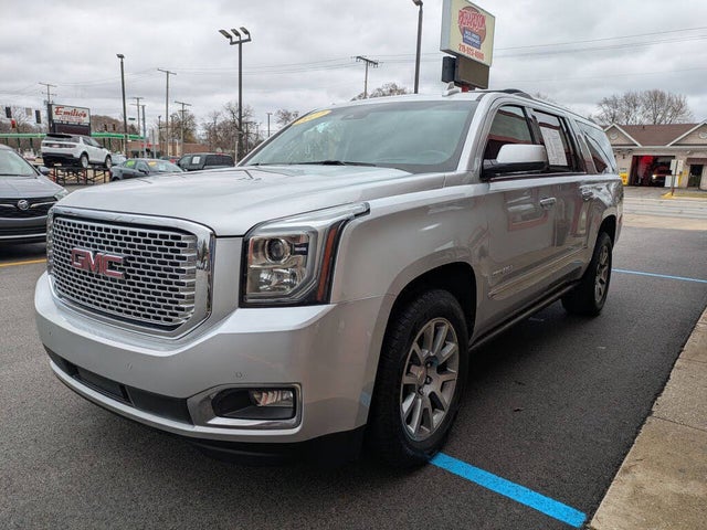 2017 GMC Yukon XL Denali 4WD – Premium Full-Size SUV