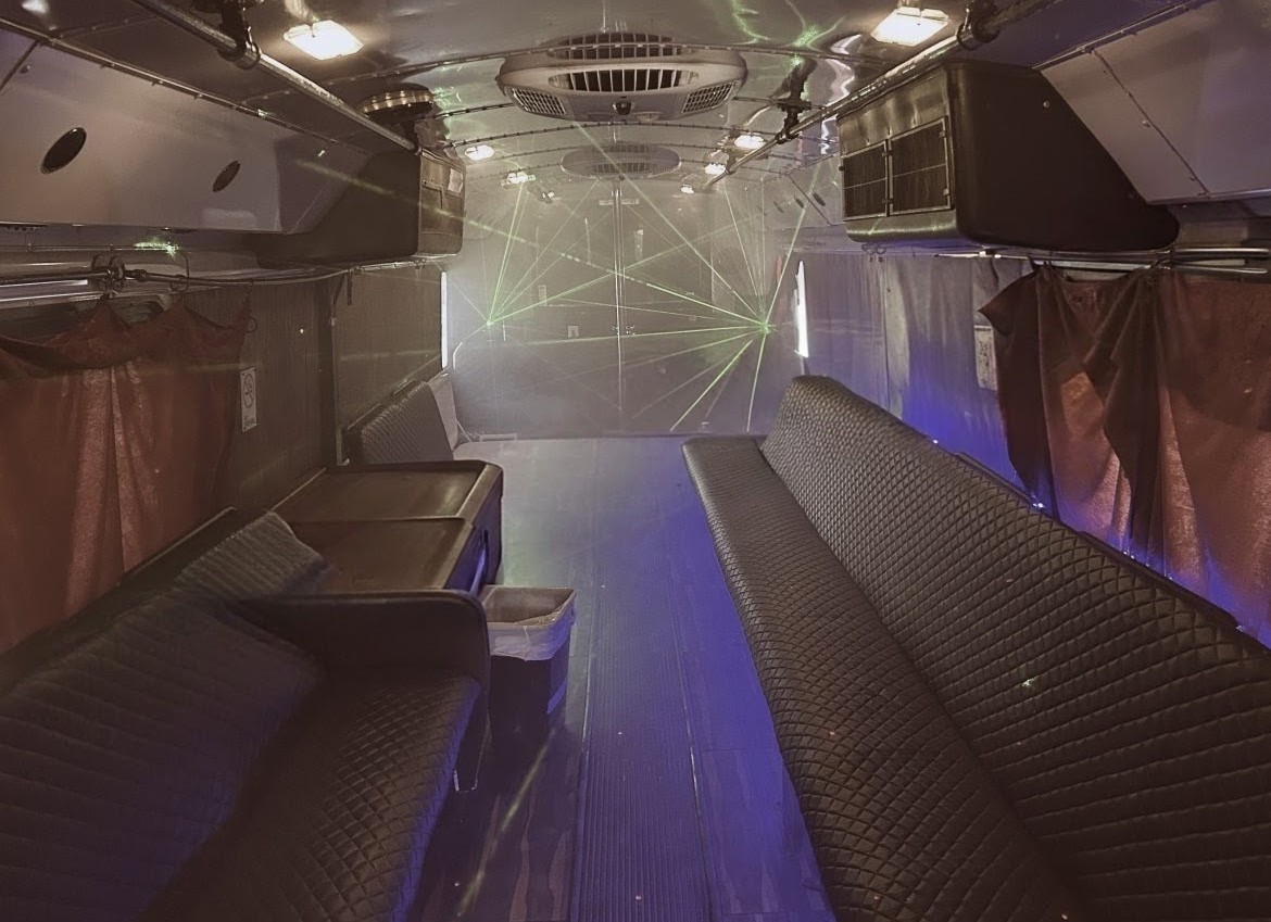2001 Thomas Built Saf-T-Liner Freightliner Party Bus