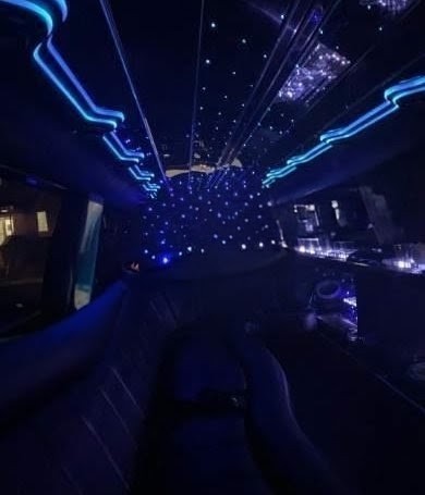 Well - maintained 14-Passenger 2008 Lincoln Navigator Limousine