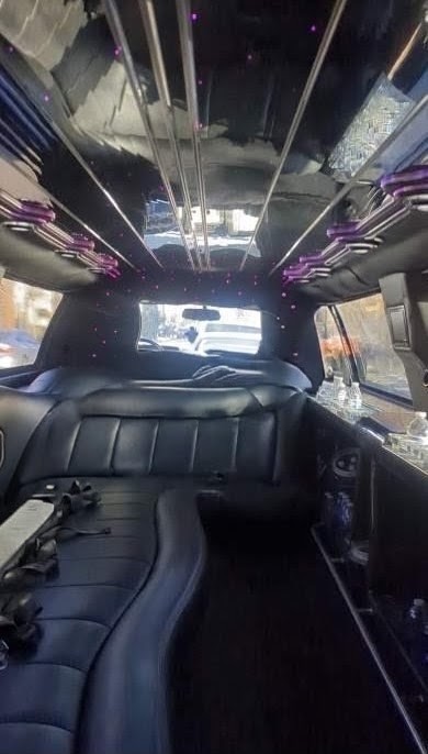 Well - maintained 14-Passenger 2008 Lincoln Navigator Limousine