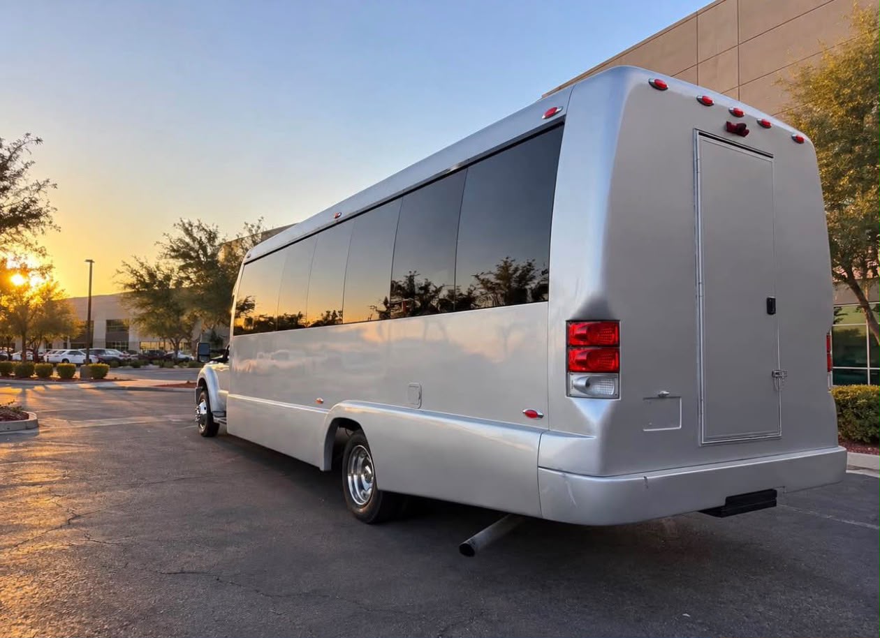 2016 Ford F-550 Limo Bus