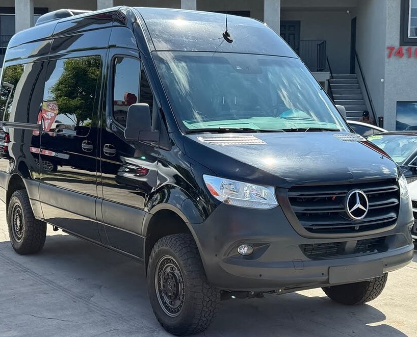 2022 Mercedes-Benz Sprinter 2500 144 Passenger Van 4WD