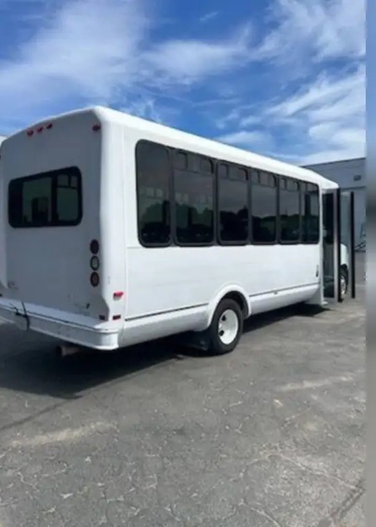 2010 Chevrolet Express Shuttle Bus
