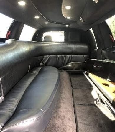 2007 Lincoln Town Car Limousine – Reliable 8-Passenger Transportation