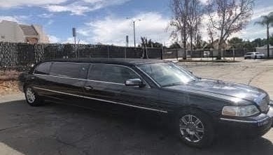 2007 Lincoln Town Car Limousine – Reliable 8-Passenger Transportation