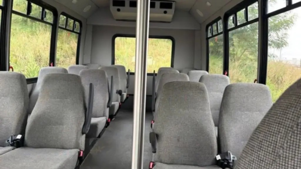 2014 Chevrolet Express 4500 -Shuttle Bus