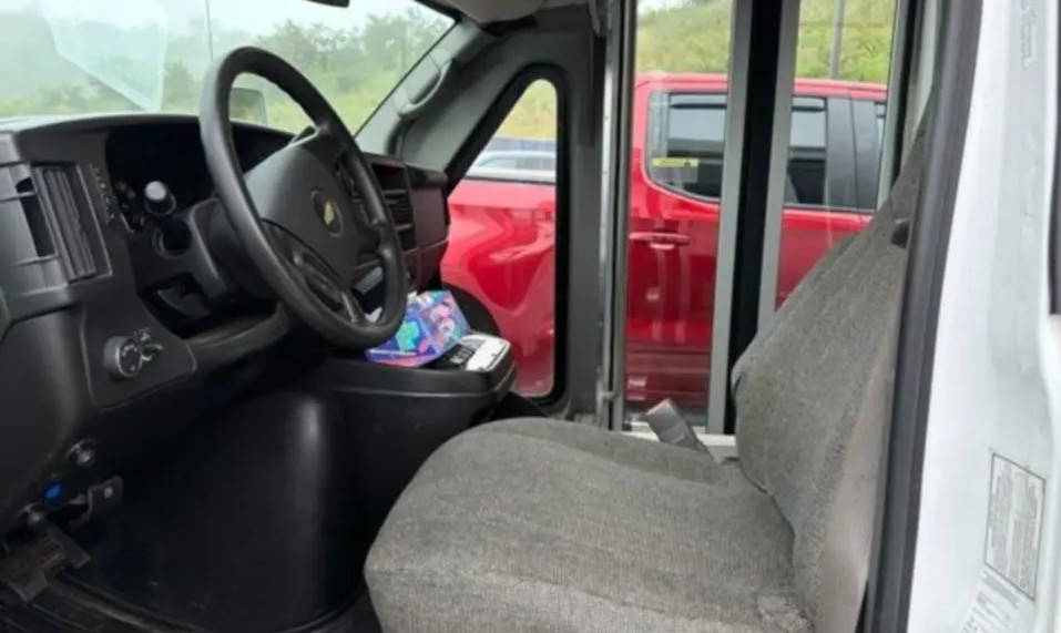 2014 Chevrolet Express 4500 -Shuttle Bus