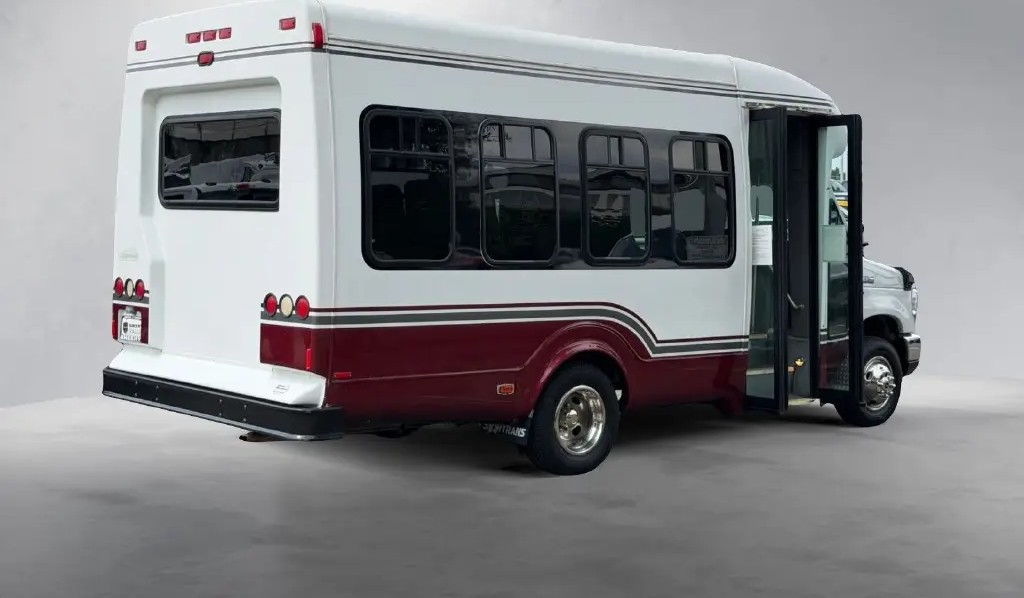 2012 Ford E-350SD Cutaway Shuttle Bus