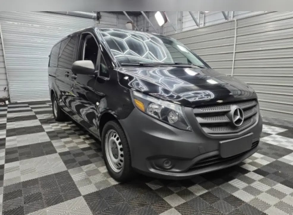 2018 Mercedes-Benz Metris - Passenger Van