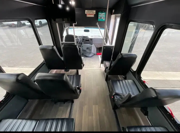 2019 Ford E-350 Shuttle Bus