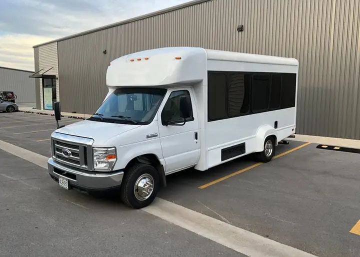 2019 Ford E-350 Shuttle Bus