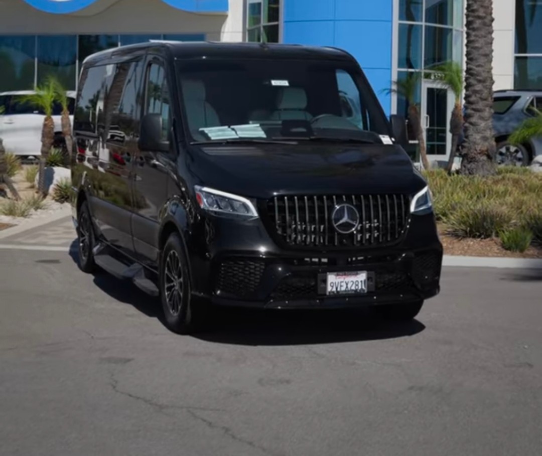 Luxury 2025 Mercedes-Benz Sprinter 2500 – Custom Executive Interior