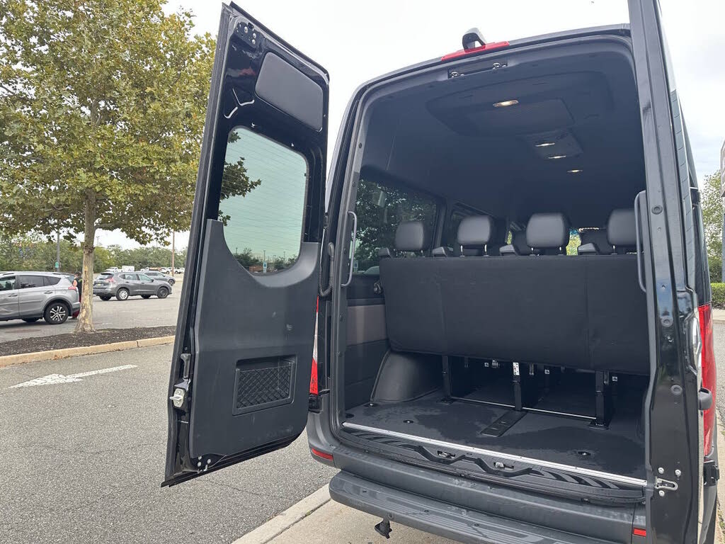 2022 Mercedes-Benz Sprinter 2500 144 V6 Passenger Van RWD