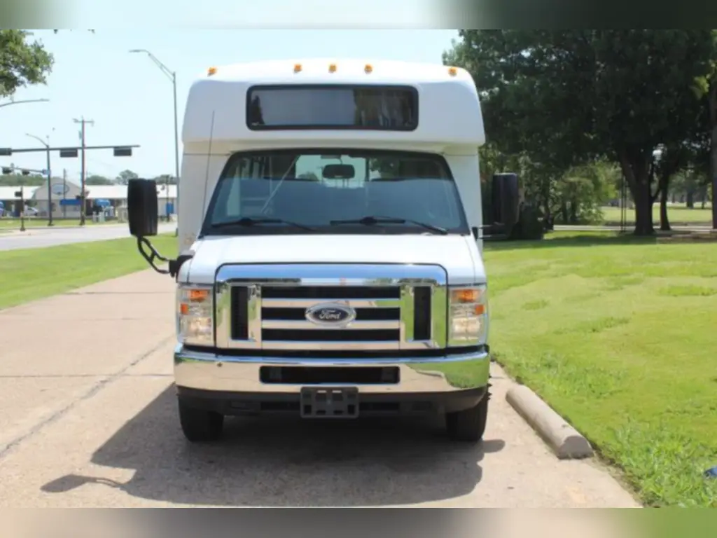 2019 Ford E450 Elkhart Coach Shuttle Bus