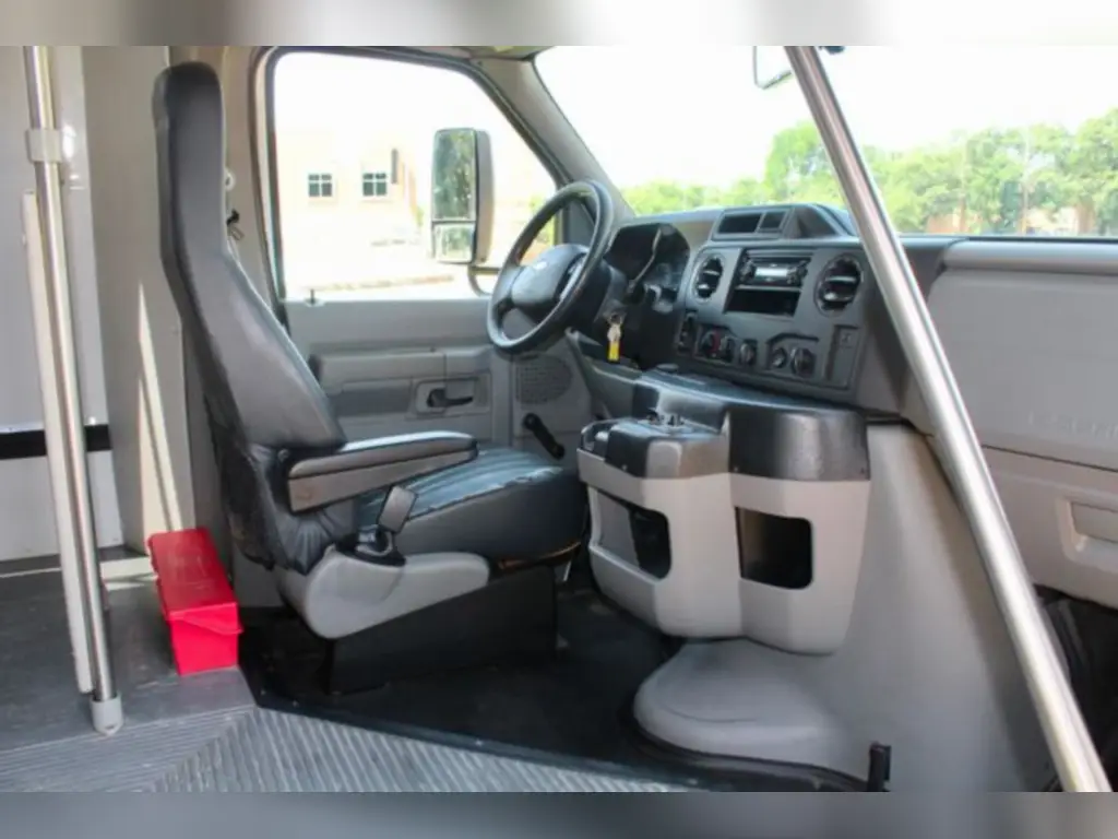 2019 Ford E450 Elkhart Coach Shuttle Bus