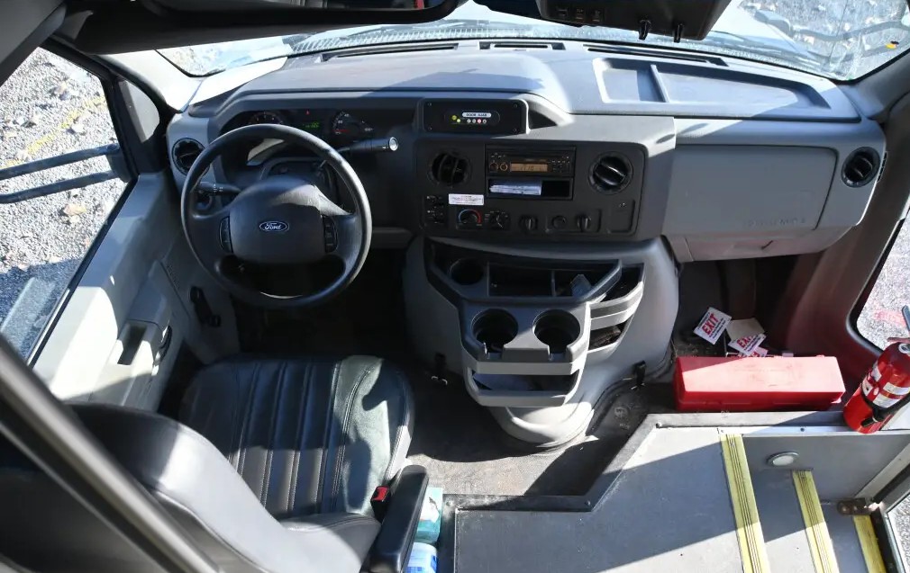 2019 Ford E-350 Starcraft Shuttle Bus