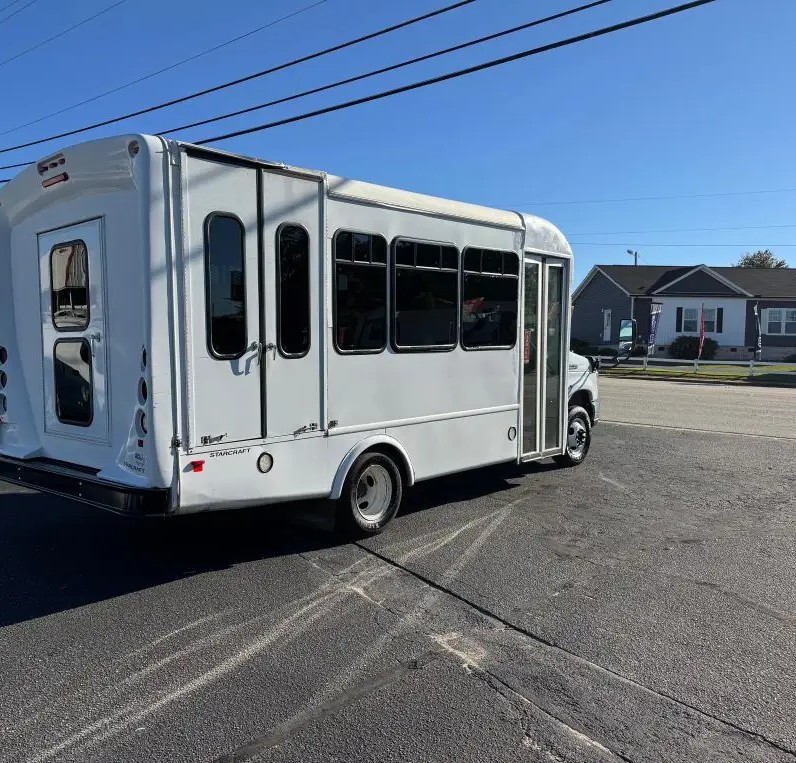 2017 Ford E450 Econoline Shuttle Bus