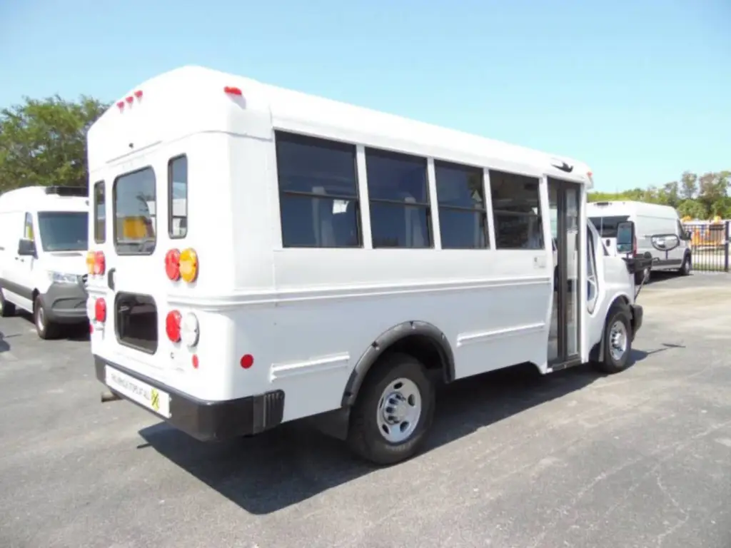 2017 Chevrolet Express 3500 Shuttle Bus