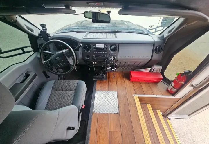 2016 Ford F-550 Party Bus