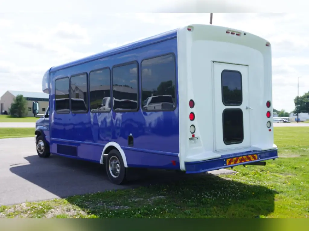 Used 2019 Ford Econoline E-450 Shuttle Bus