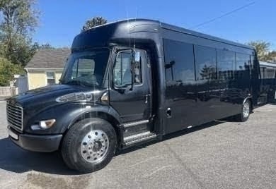 Reliable 2018 Freightliner M2 Shuttle Bus with Large Luggage Storage