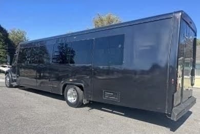 Reliable 2018 Freightliner M2 Shuttle Bus with Large Luggage Storage