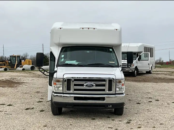 2017 Ford E-350 Shuttle Bus