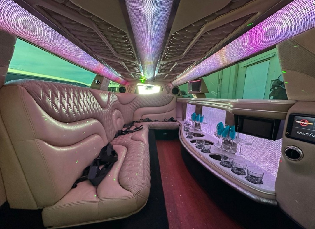 2015 Chrysler 300 Pinnacle Limousine with Premium Interior