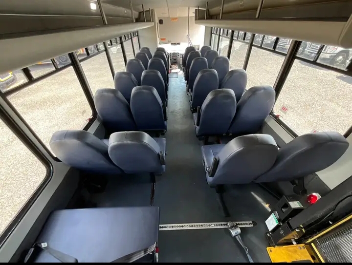 2017 Ford F-550 Shuttle Bus