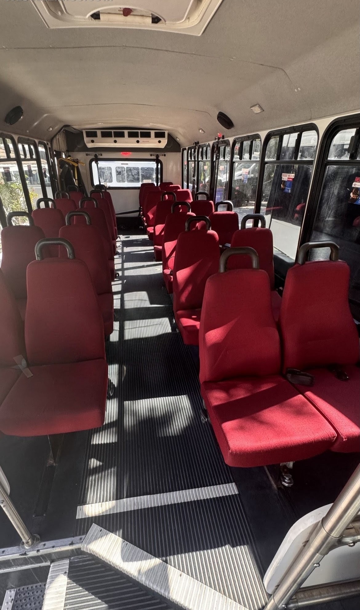 2016 Executive International Turtle Top Shuttle Bus