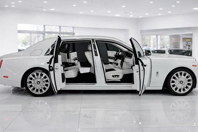 2018 Rolls-Royce Phantom – Premium V12 Luxury Sedan