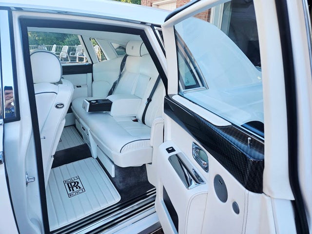 2007 Rolls-Royce Phantom V12 – Premium Luxury Sedan