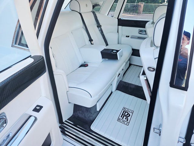 2007 Rolls-Royce Phantom V12 – Premium Luxury Sedan