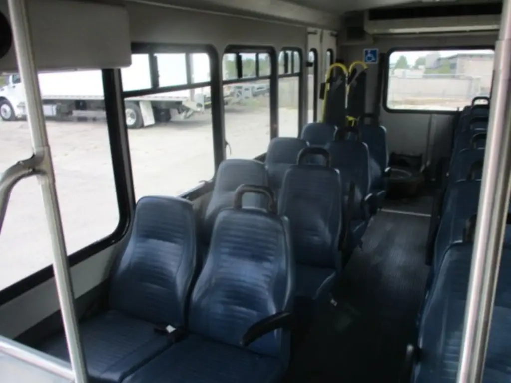 2009 Ford E-450 Shuttle Bus