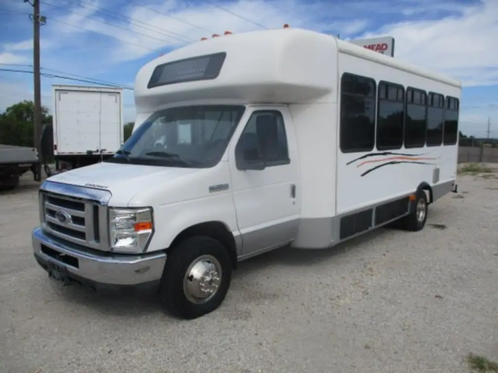 2009 Ford E-450 Shuttle Bus