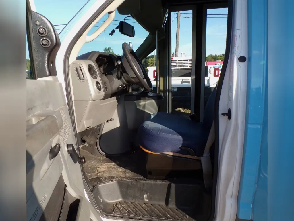 Used 2017 Ford E-450 Wheelchair Lift -Shuttle Bus