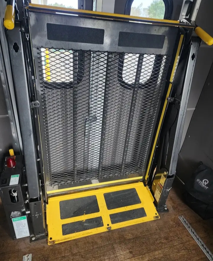 2019 Ford E-450 Shuttle Bus