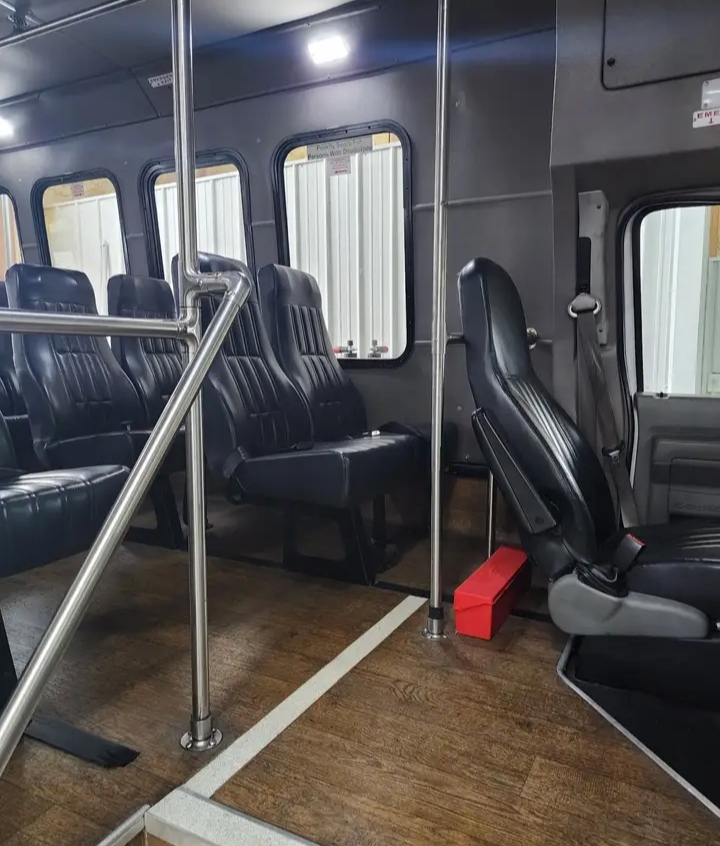 2019 Ford E-450 Shuttle Bus