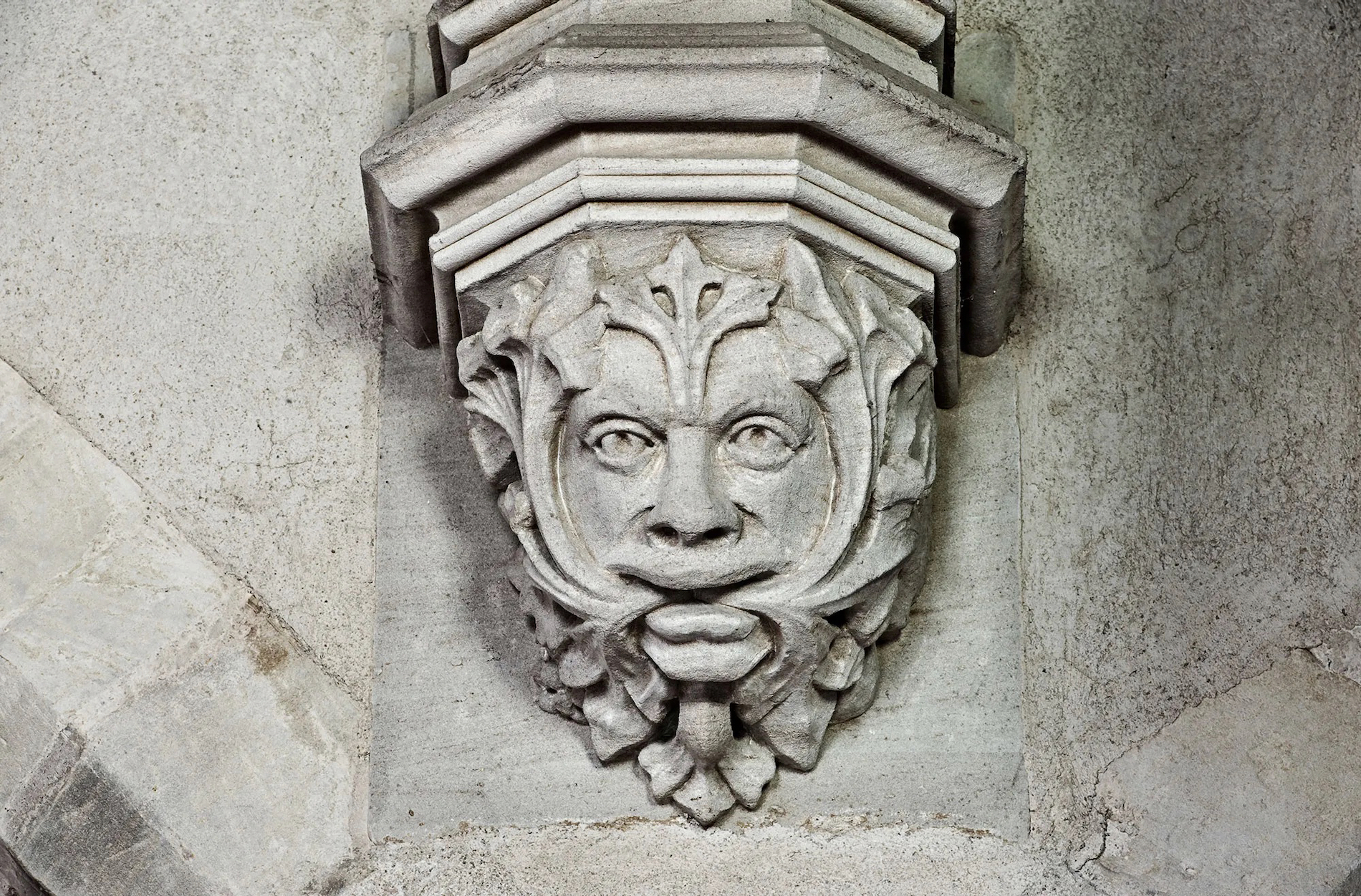 An example of the foliate head in architecture