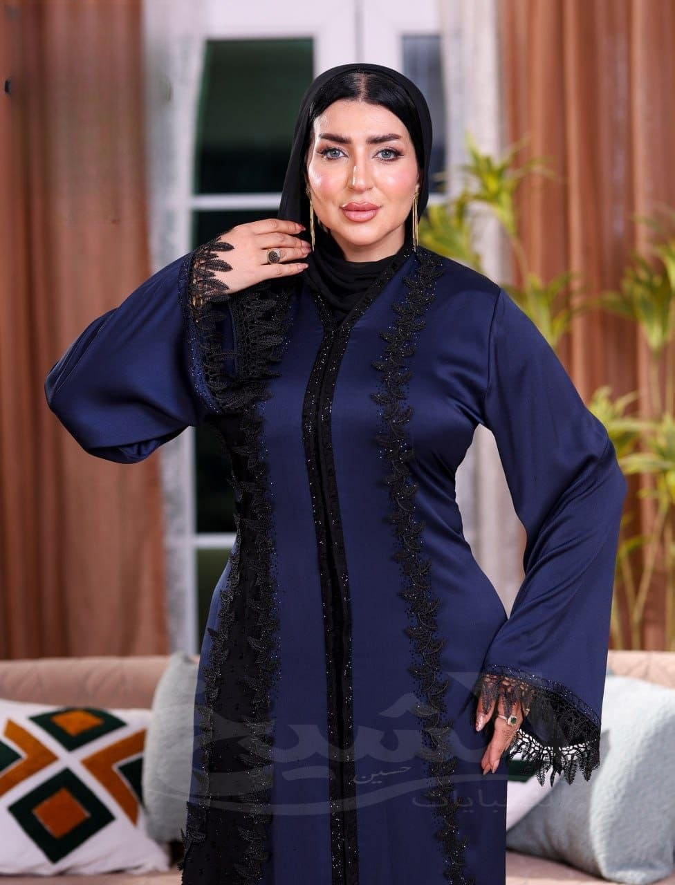 Elegant Silk Abaya - Thumbnail 4