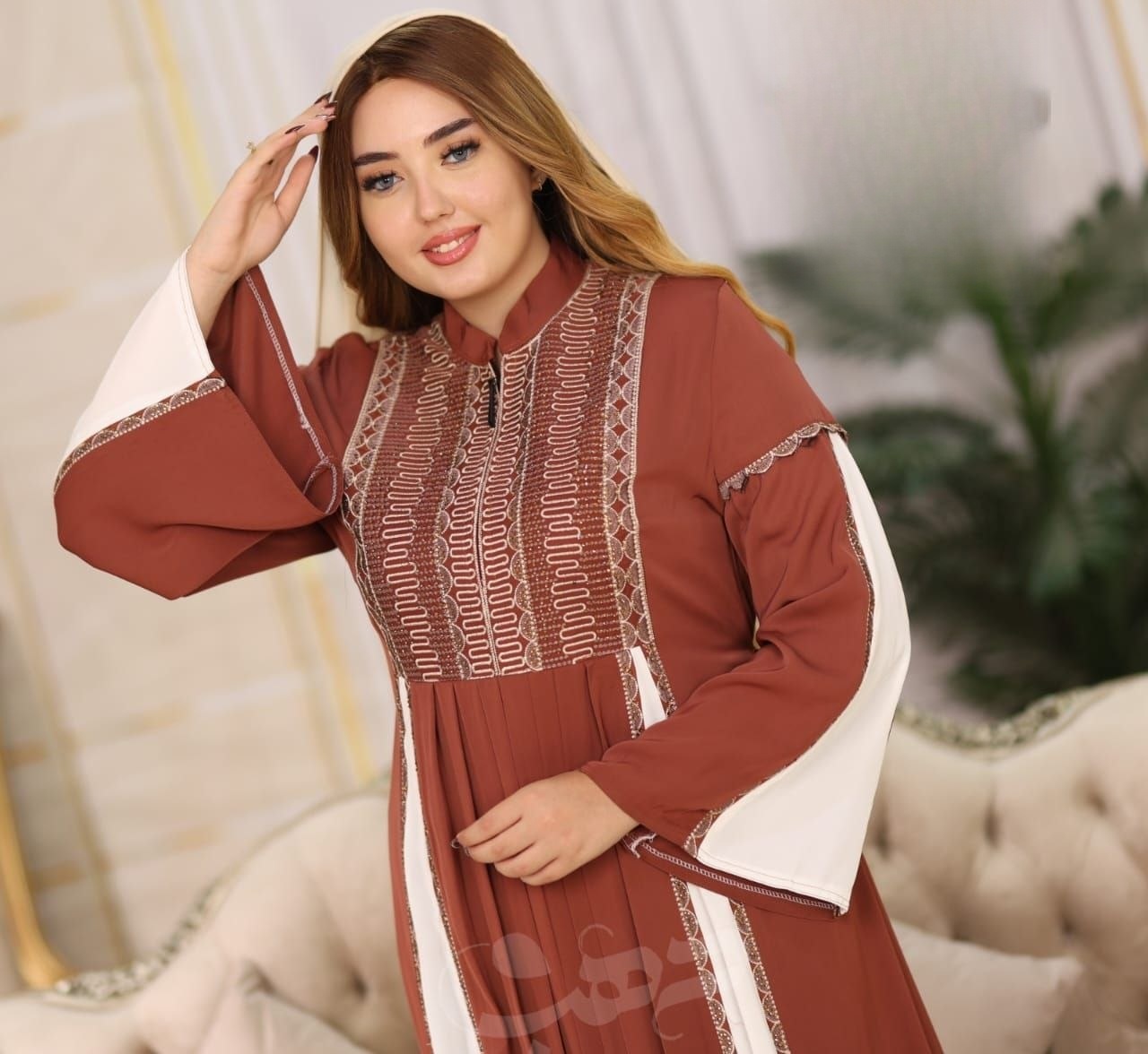Elegant Silk Abaya - Thumbnail 4