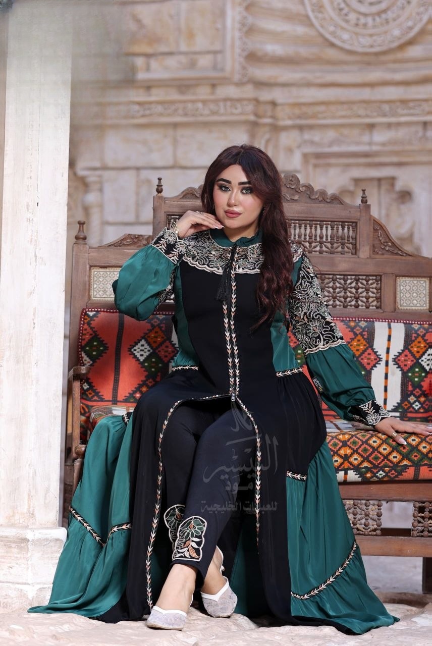 Elegant Silk Abaya - Thumbnail 5