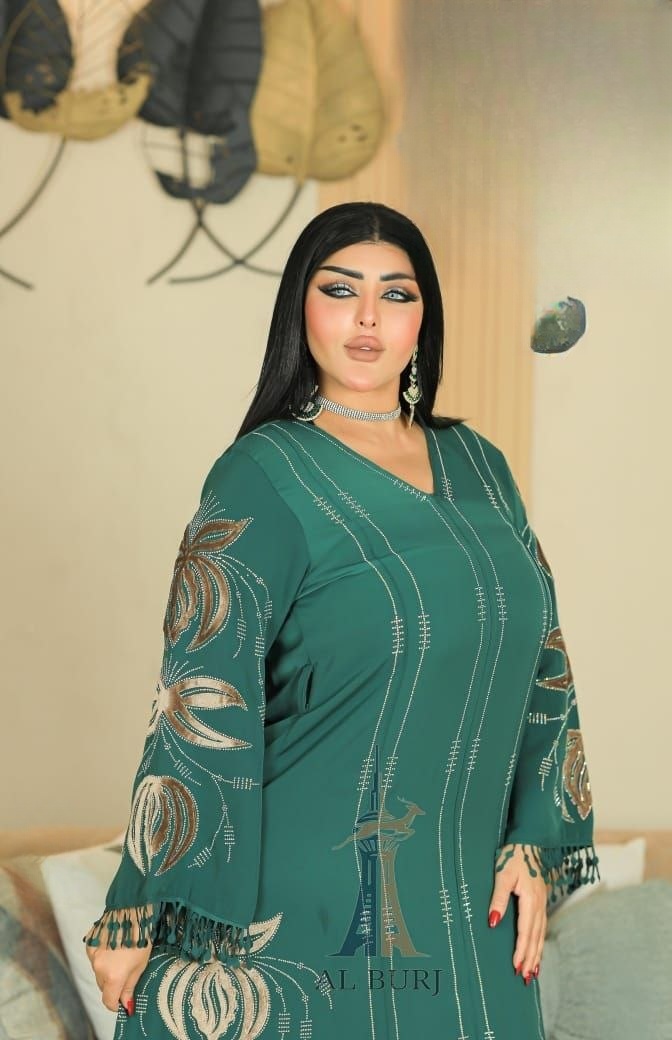 Elegant Silk Dress - Thumbnail 3